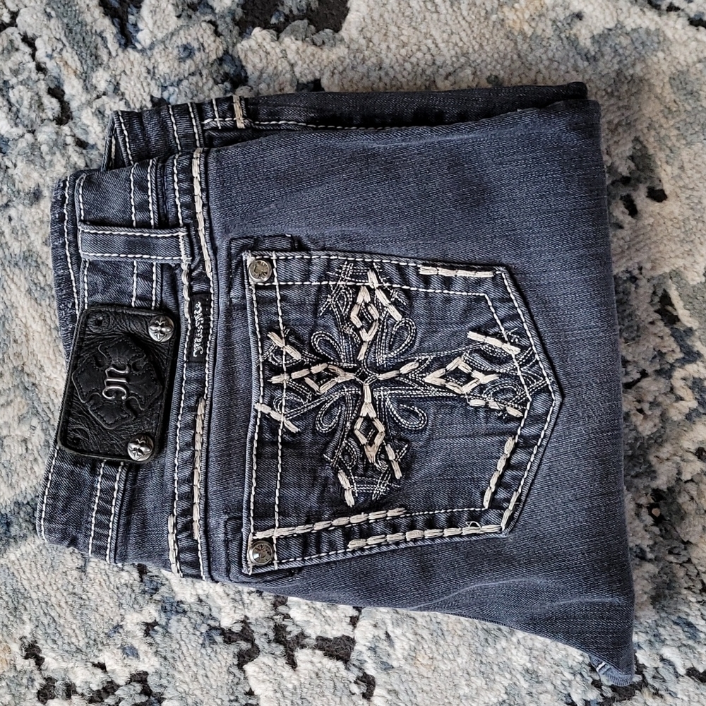 Miss Me easy skinny jeans size 32 inseam 31. Black wash